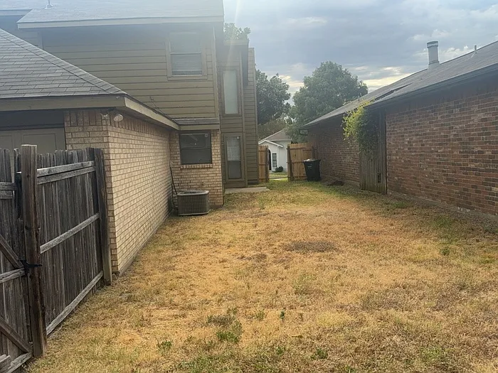 3 bed, 2.0 bath, 1440 sqft, $1,795 — Photo 3