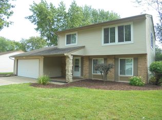1085 Hecker Dr, Elgin, IL 60120