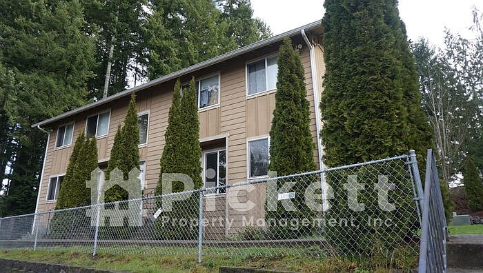 1st image of 135 Lippert Dr W #105