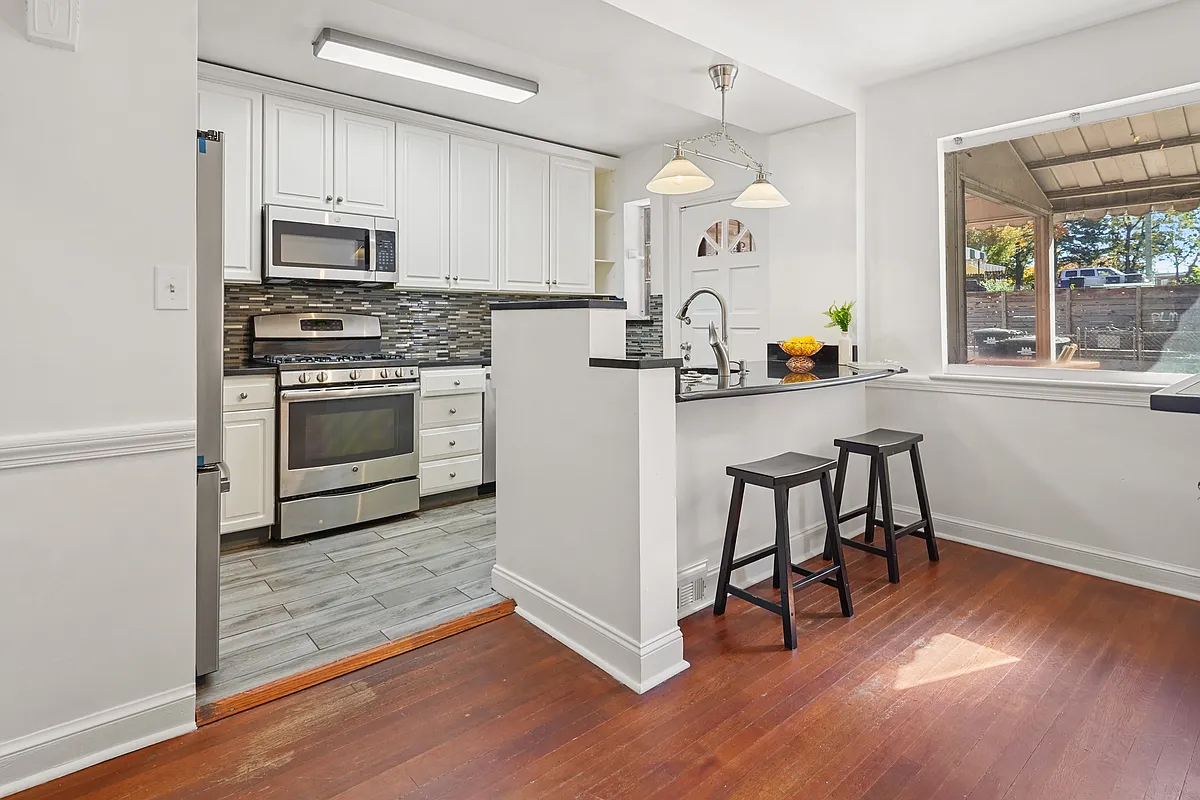 Building Photo - 1377 Downing St NE