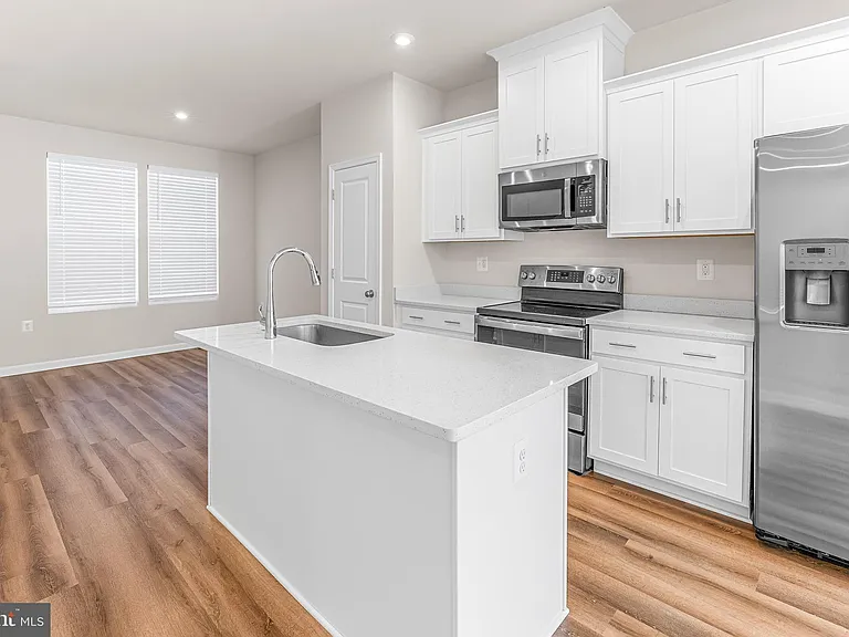62 Coolidge Ave — Photo 7