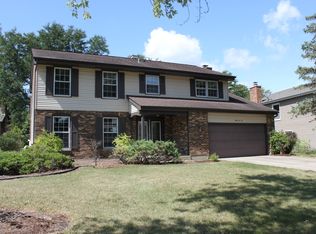 842 Glendale Dr, Crystal Lake, IL 60014