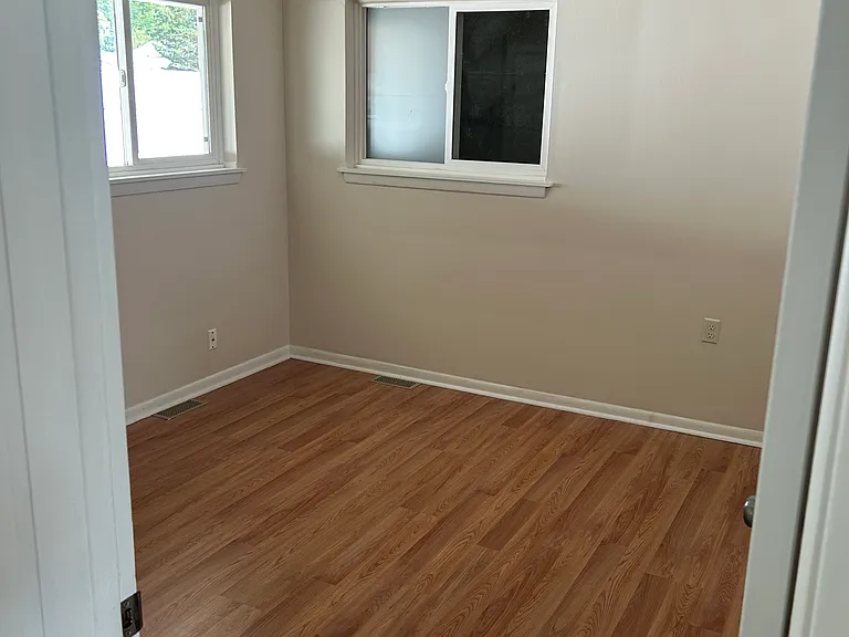 7527-7529 Lakeshore Blvd #7527 — Photo 8