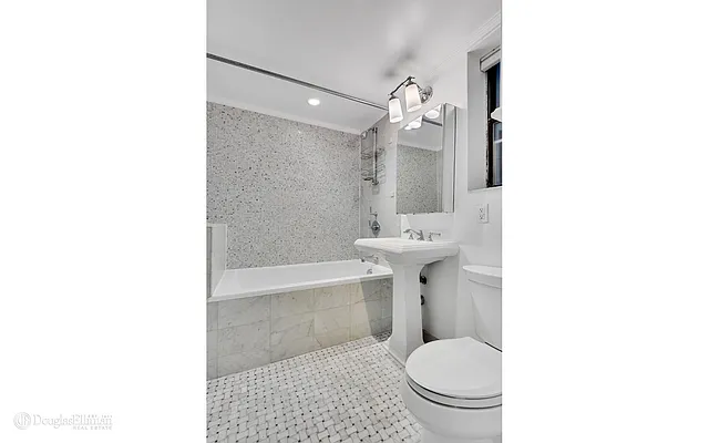 Rented by Douglas Elliman | media 19