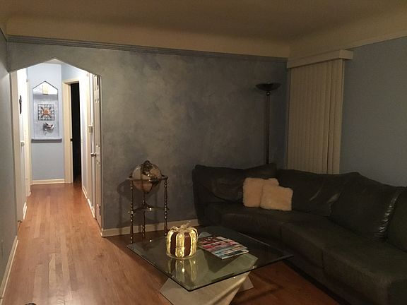 Living room coved ceilings