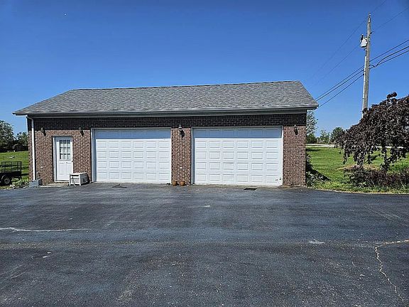 3rd image of 355 Smith Ln