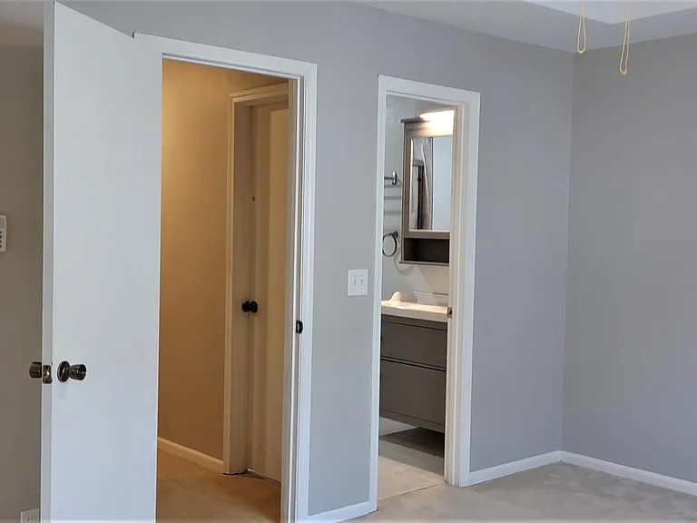 8328 Metcalf Ave — Photo 32