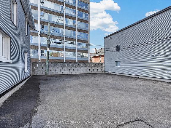 3rd image of 438 Lewis St