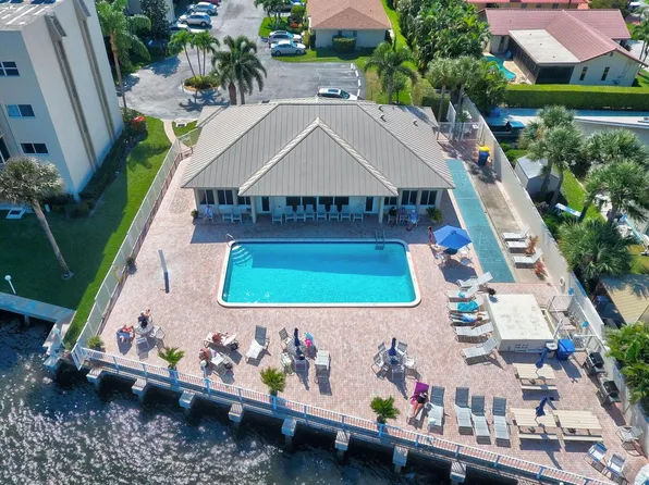 647 Snug Harbor Drive #P2, Boynton Beach, FL 33435