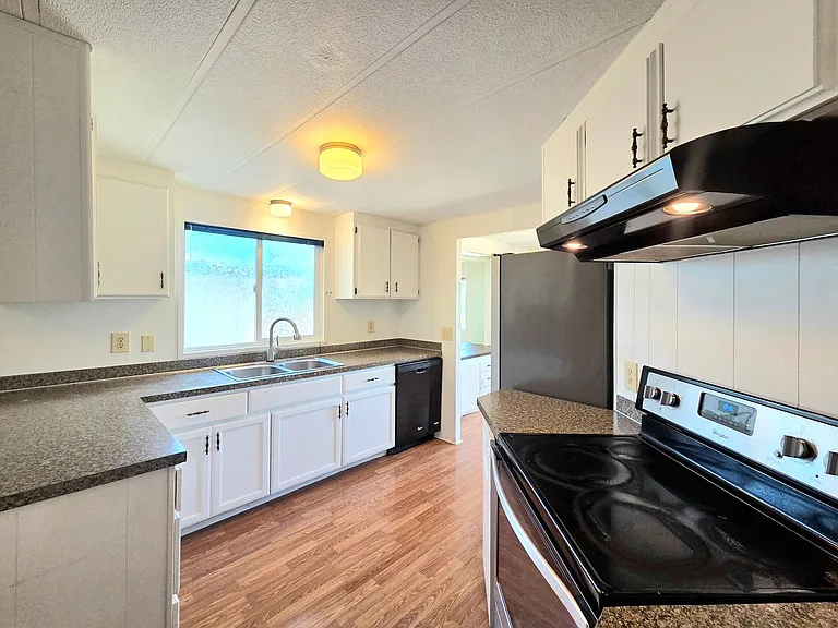 1529 NW Avon Ct — Photo 13
