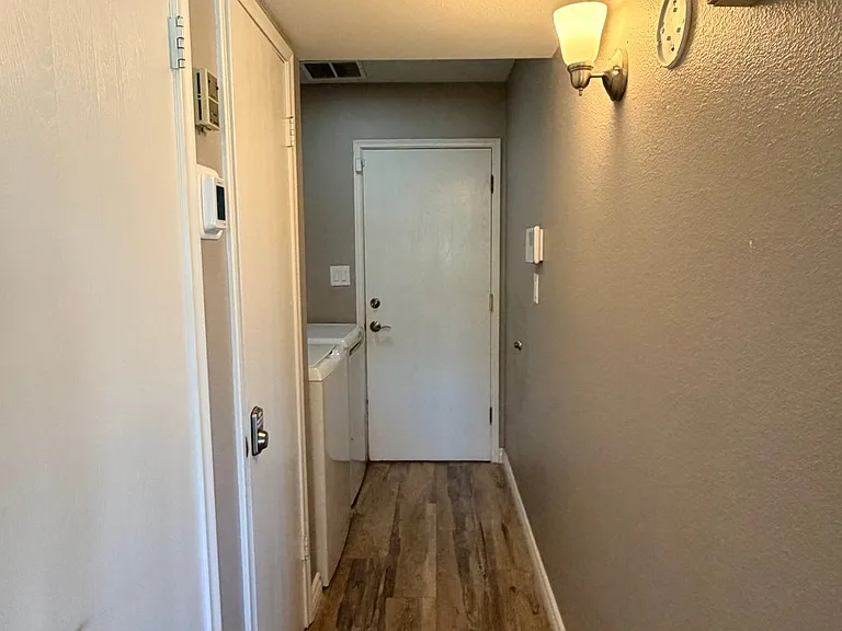 2303 S Cottonwood Dr — Photo 13