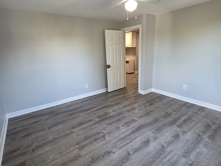 12 Edgeworth St #3 — Photo 5