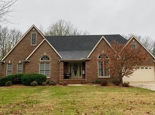 104 Blantonwood Dr, Tullahoma, TN 37388