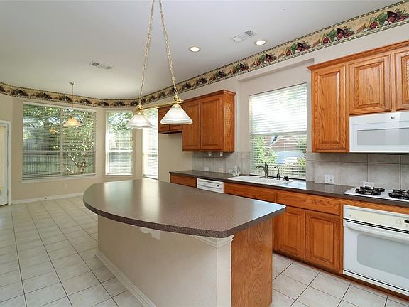 2nd image of 2301 Calmont Dr