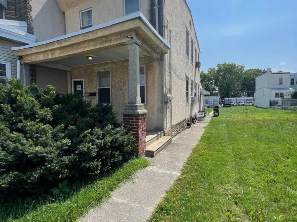 7047 Hegerman St, Philadelphia, PA 19135