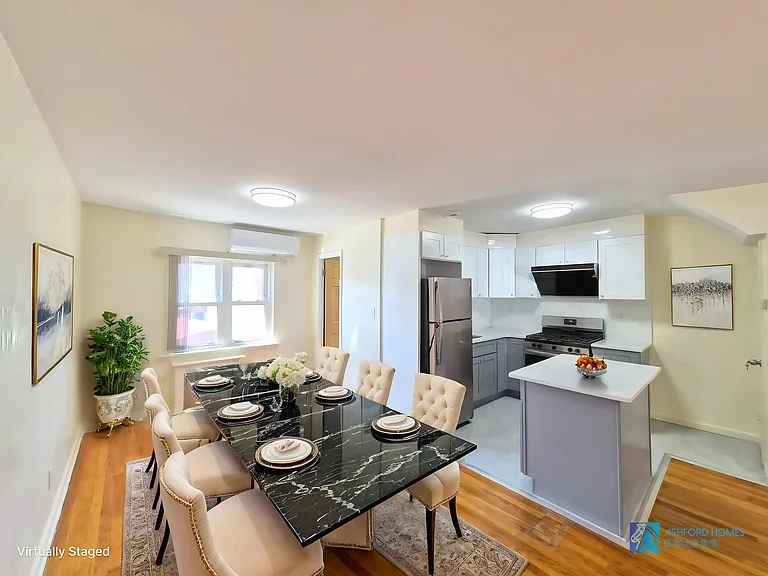 2152 Ford St — Photo 3