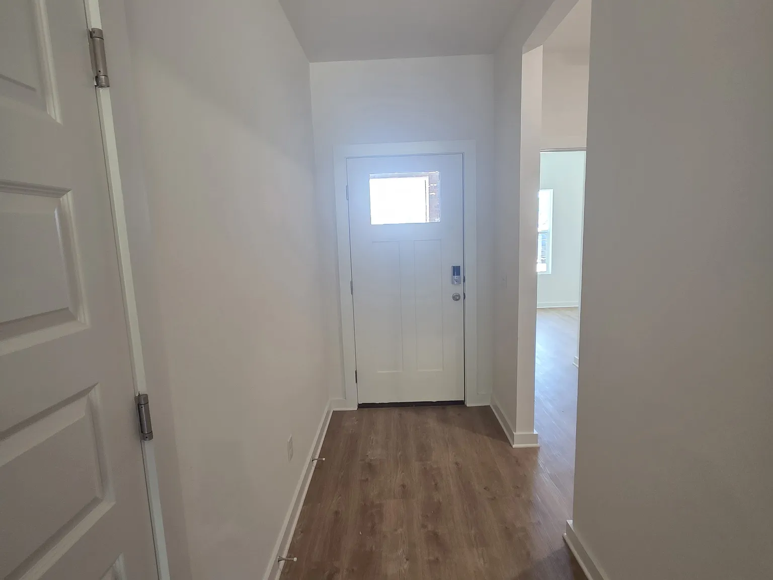 4 bed, 2319 sqft, $2,800 — Photo 2