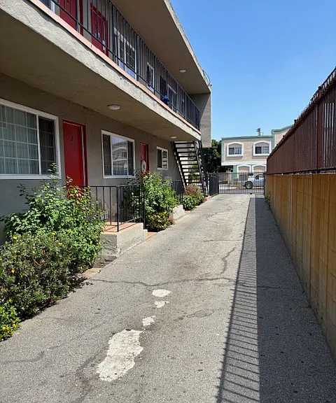 14154 Erwin St #6 — Photo 11