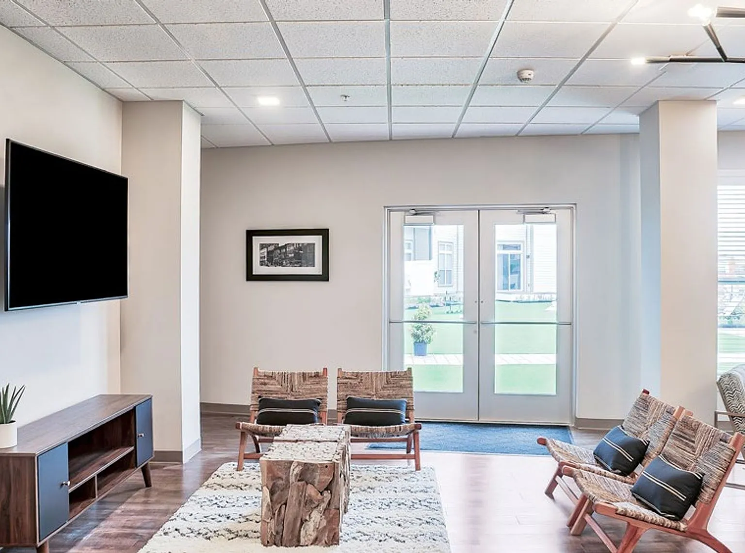 Electric City Apartments — Photo 4