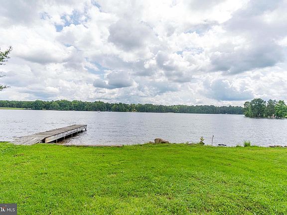 5th image of 774 Lake Caroline Dr