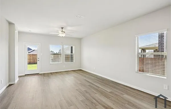 505 Green Gables Dr — Photo 8