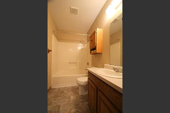 922 Emerald Ave NE #1 — Photo 12