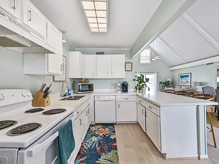 16904 Beachcomber Dr — Photo 16