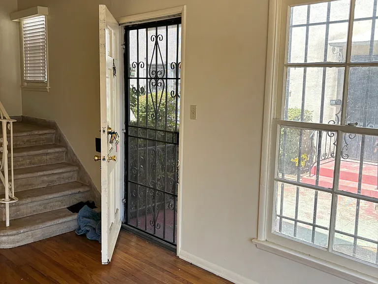1121 S Sierra Bonita Ave #1121 — Photo 12