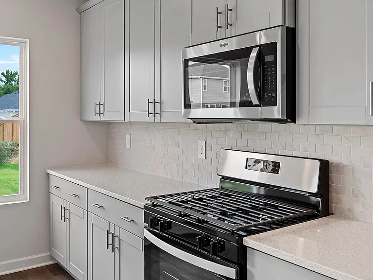 652 Orsman Trl — Photo 14