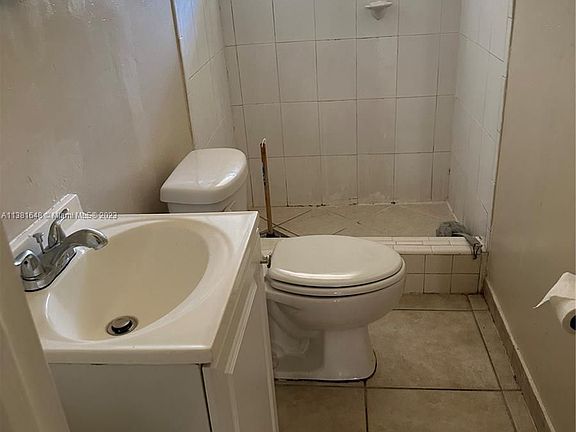 3rd image of 2645 NW 21st Ave APT 4