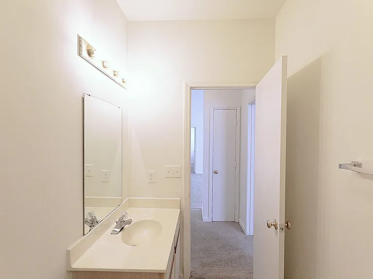 2201 Spring Garden St — Photo 33