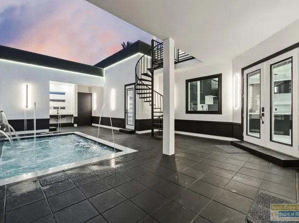 203 W Lantana St, South Padre Island, TX 78597