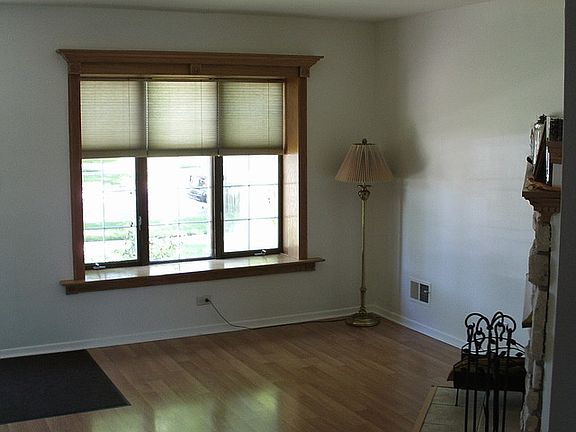 3rd image of 9025 Roach Ave
