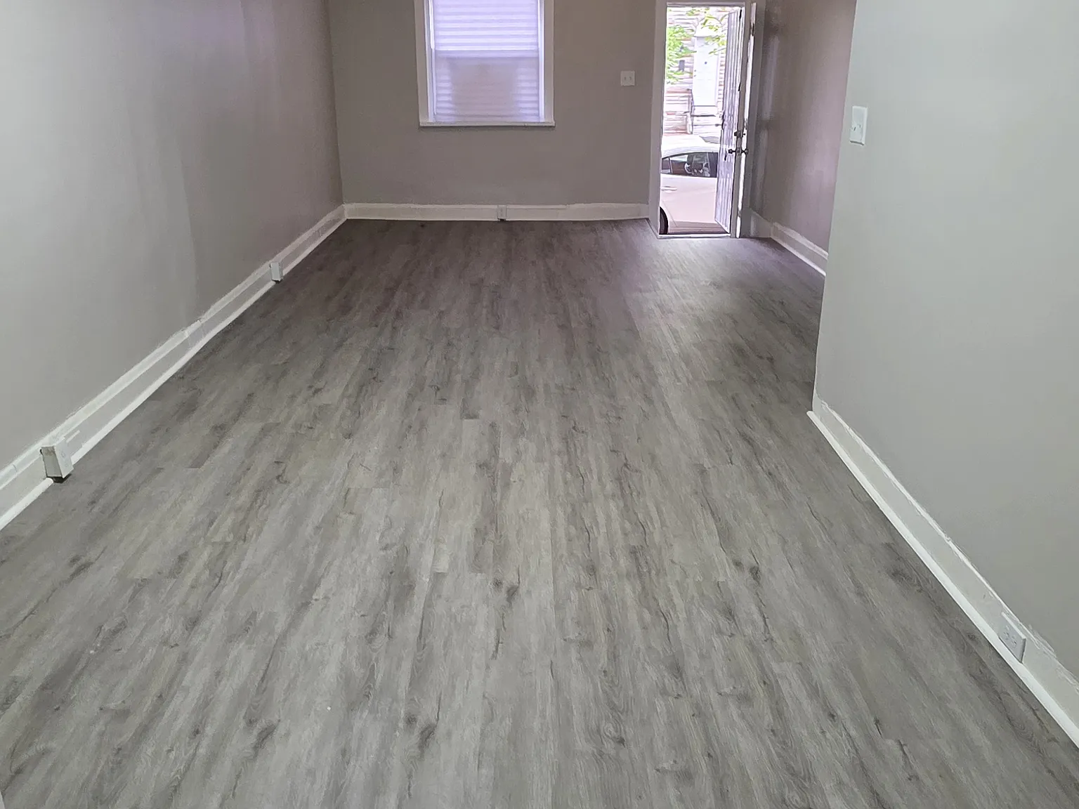 725 N Milton Ave — Photo 3