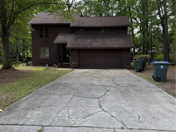 5719 Waldwick Rd, Fayetteville, NC 28311