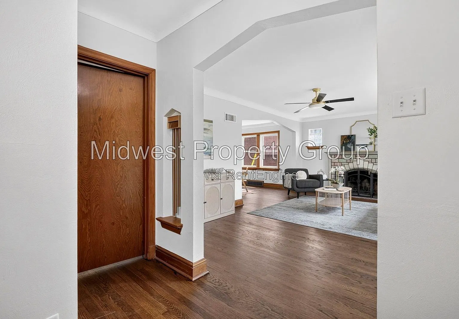 4 bed, 2.0 bath, 1992 sqft, $2,795 — Photo 4