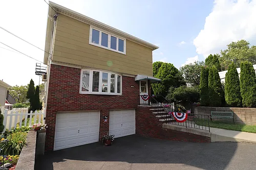 39 Hillside Ave #2 Photo 1
