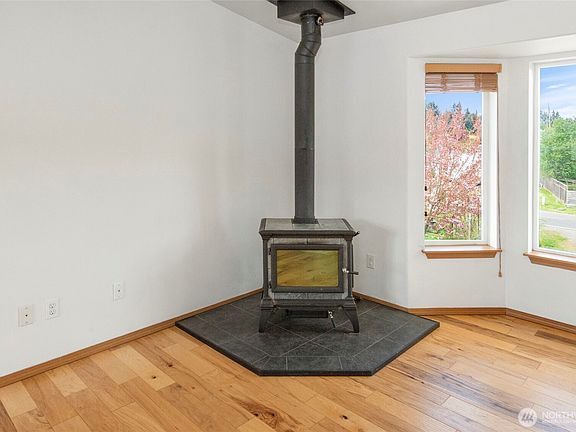 5th image of 8520 Pepperidge Lane SE