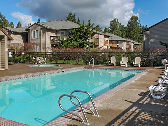 Pioneer Ridge - Seasonal Pool