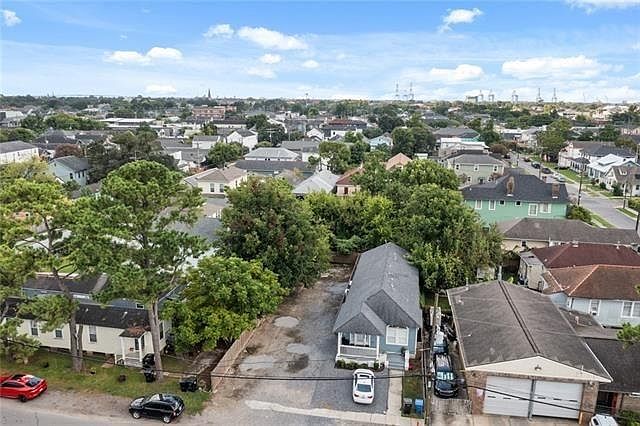 2nd image of 4920 Clara St