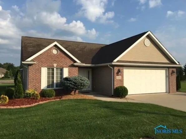 1402 Fieldstone Dr, Bryan, OH 43506