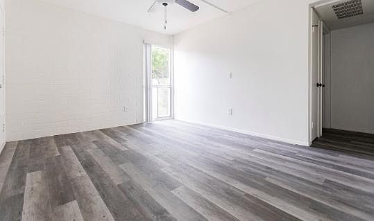 4th image of 1011 E Orange St