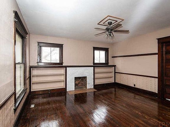 4th image of 107 E Vincennes St