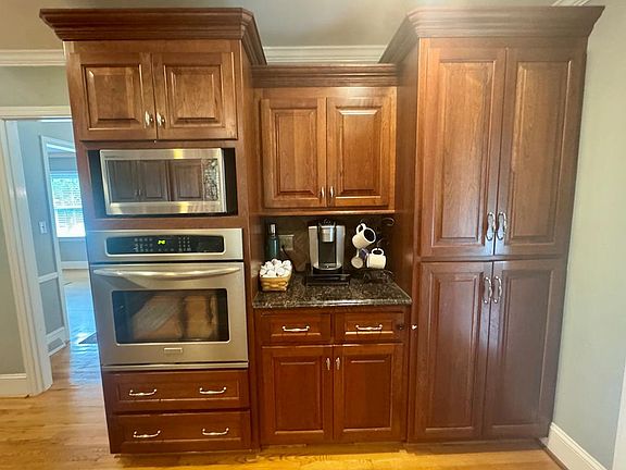 5th image of 372 Hanley Cir