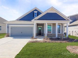 15 Fox Cove Rd, Hendersonville, NC 28792