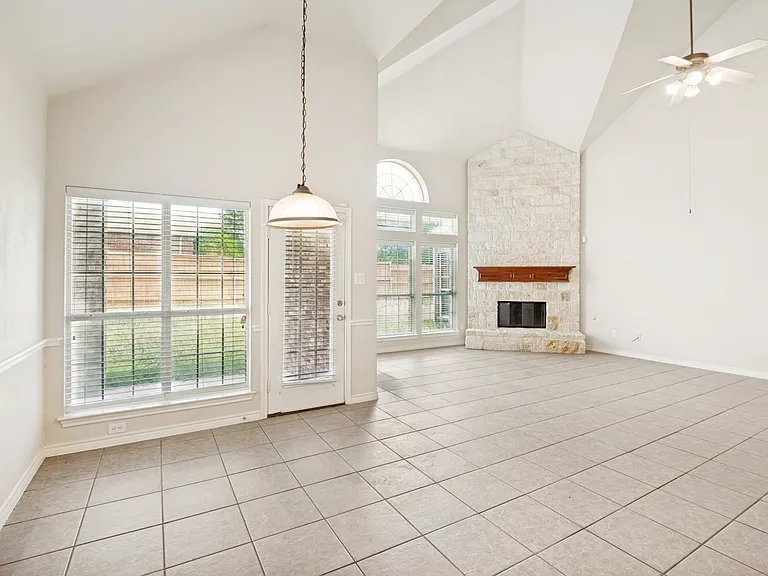 11800 Pondview Ln — Photo 13
