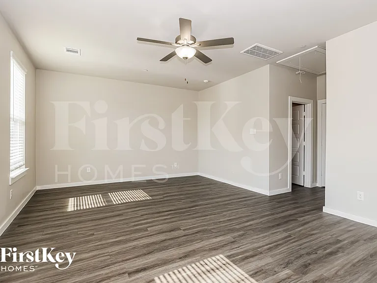 18326 W Centro Cir — Photo 11