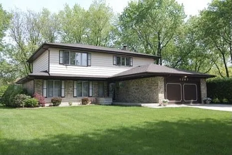 1207 Heather Hill Cres photo 1
