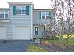 30 Tall Tree Ln, Poughkeepsie, NY 12601