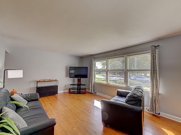 4th image of 2517 Lincoln St